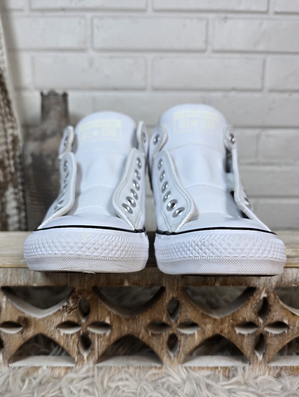 Converse White CTA High Top Leather Sneakers Size 9 Womens - Picture 5 of 11